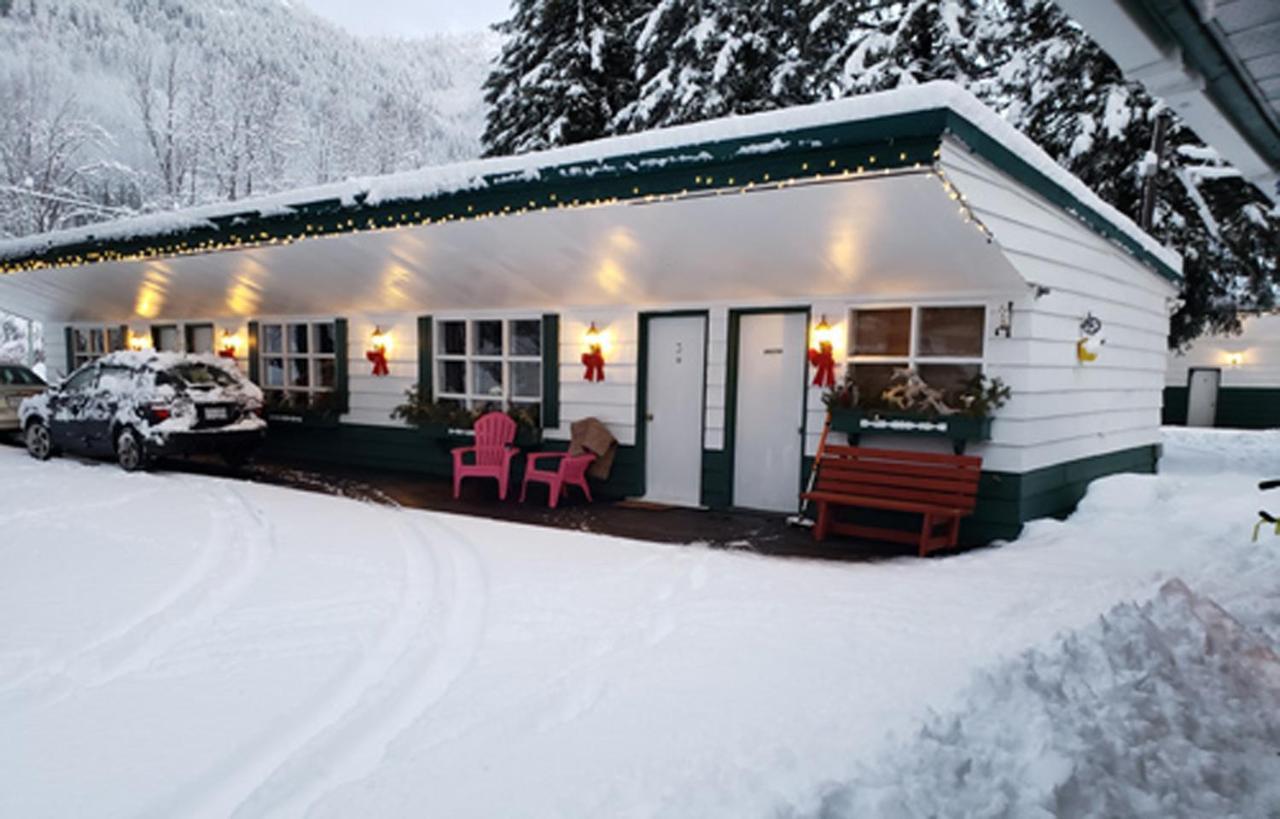 Reno Motel Salmo Εξωτερικό φωτογραφία