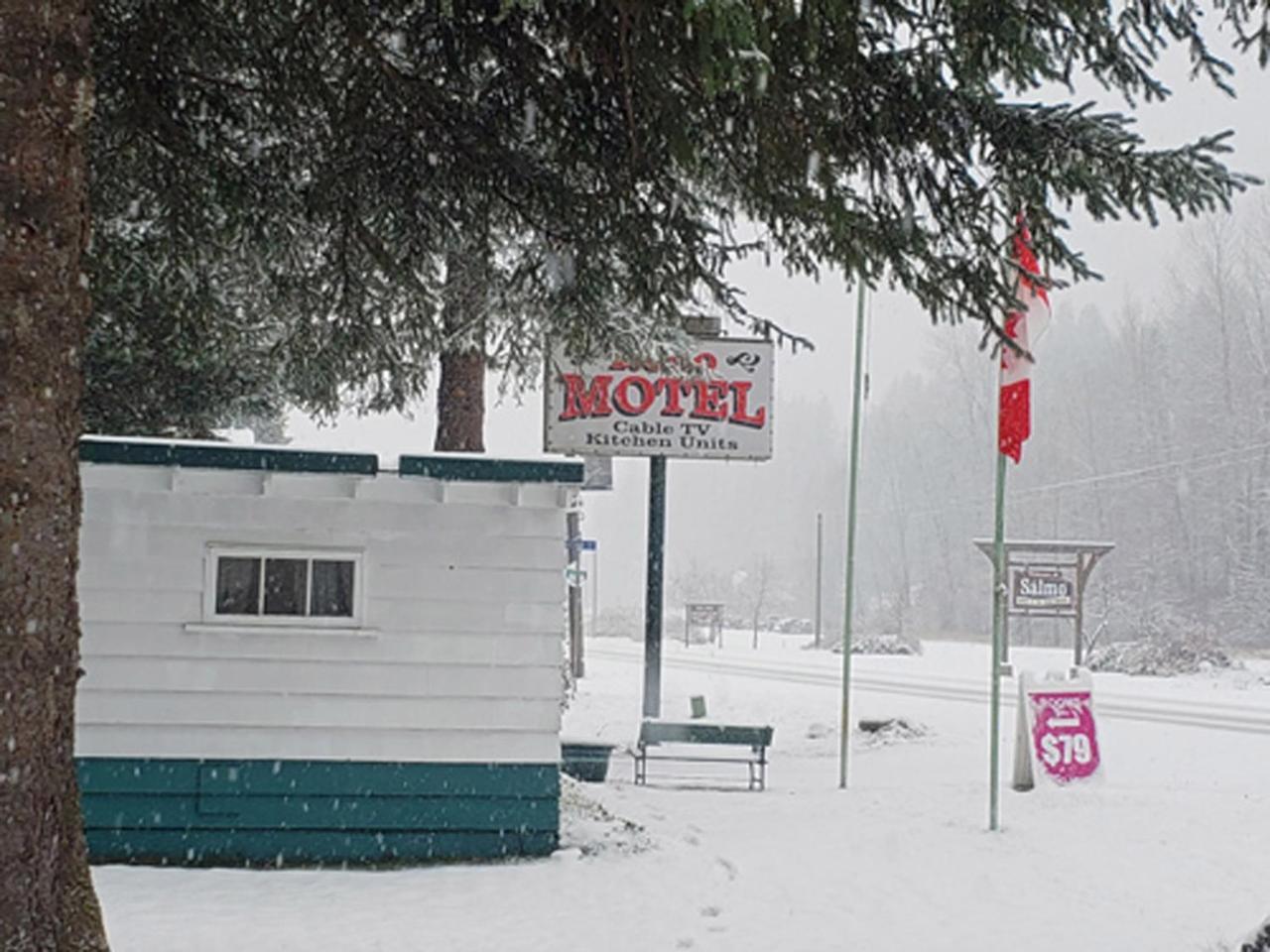 Reno Motel Salmo Εξωτερικό φωτογραφία