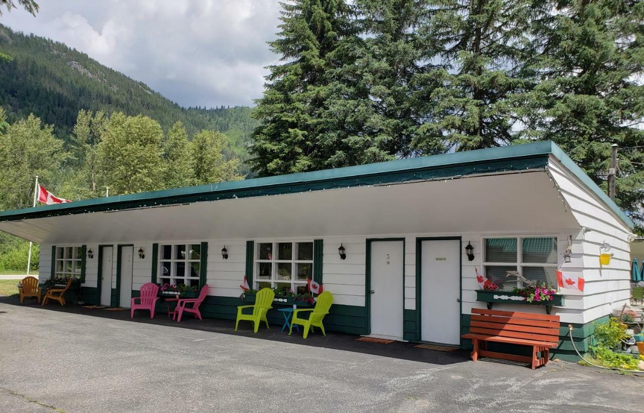 Reno Motel Salmo Εξωτερικό φωτογραφία